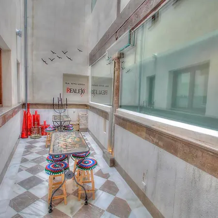 Estudio Real 3000 * Granada